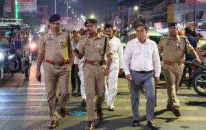 मोहर्रम को लेकर पुलिस का फ्लैग मार्च, ताजिया और कर्बला स्थलों का निरीक्षण